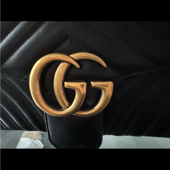 Gucci Marmont Medium Shoulder Bag - Picture 6 of 9